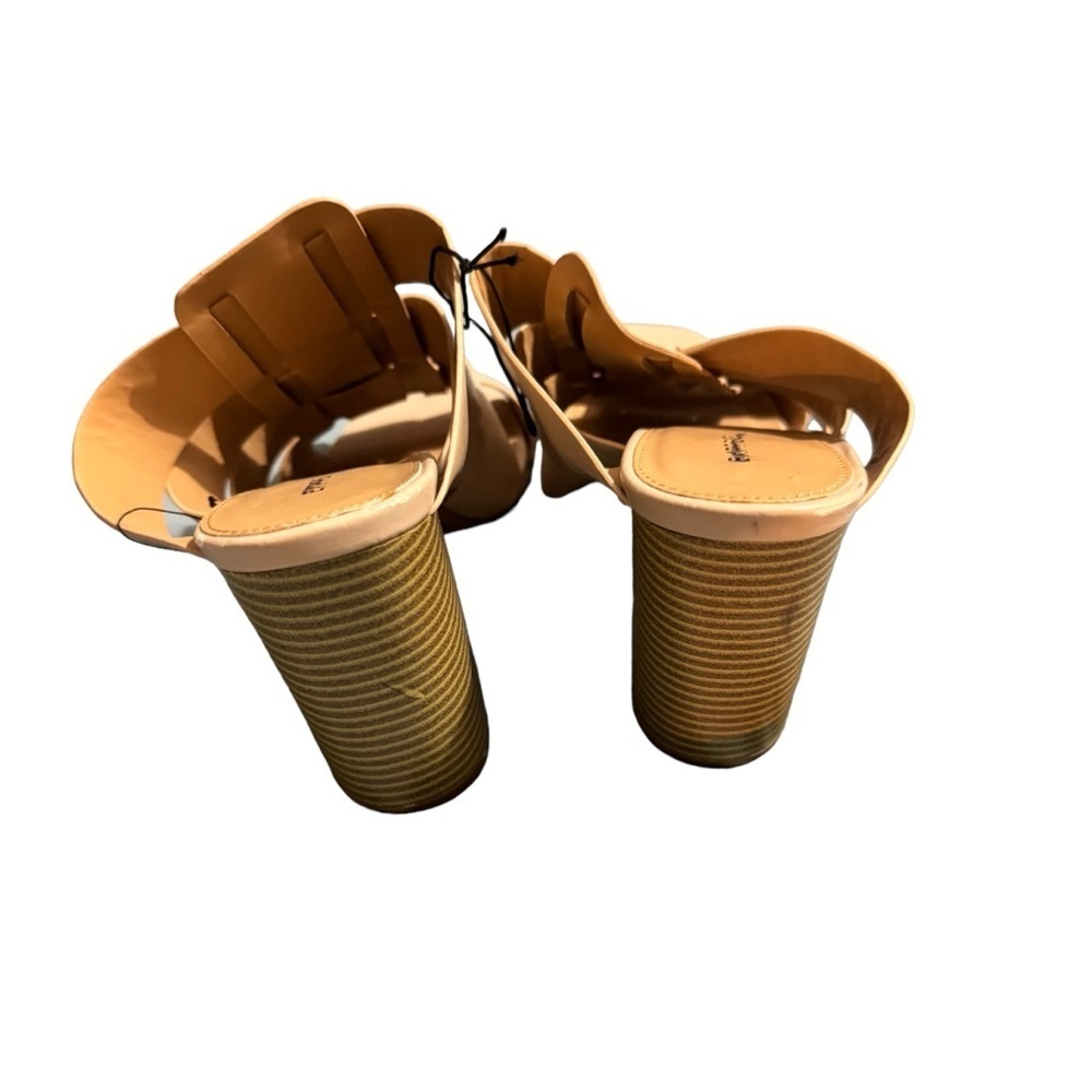 Express‎ Sandals - Picture 4 of 8